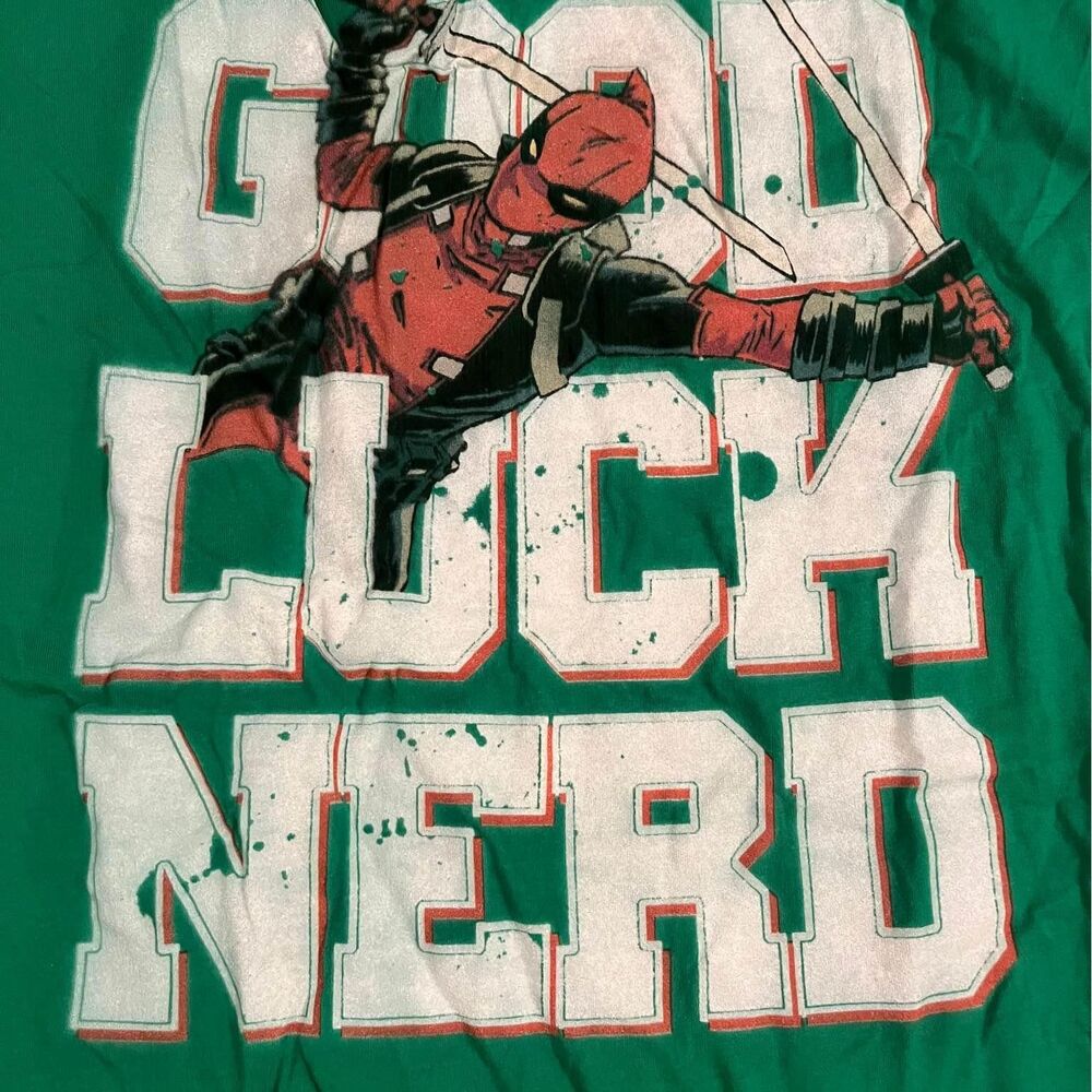 deadpool marvel graphic shirt size medium
